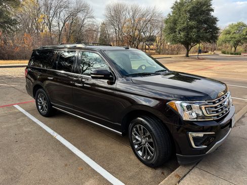 Used 2021 Ford Expedition Max Limited image 4