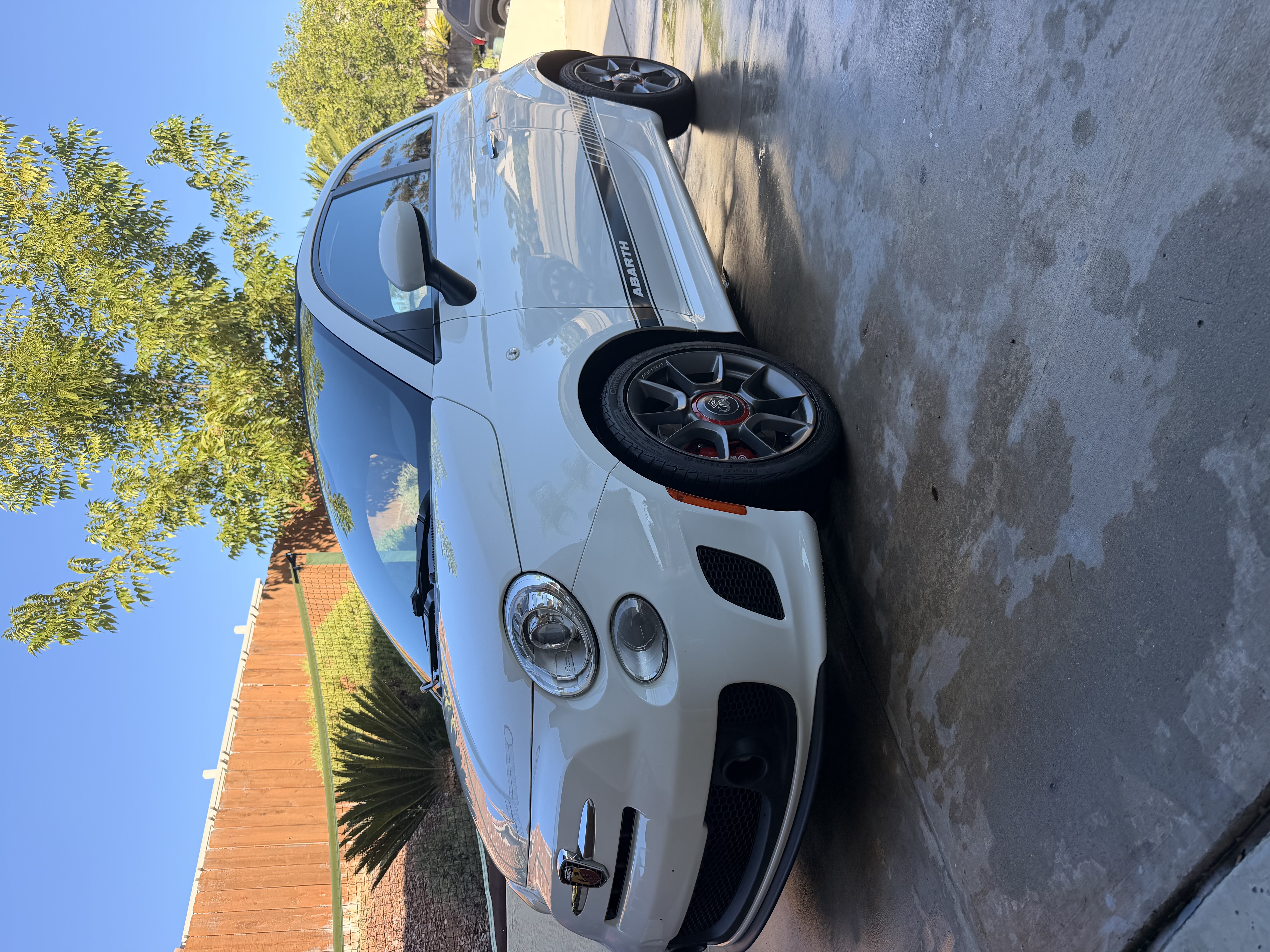 Used 2013 FIAT 500 Abarth w/ Beats Audio Pkg FWD image 2