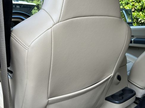 Used 2010 Ford F350 Lariat image 19