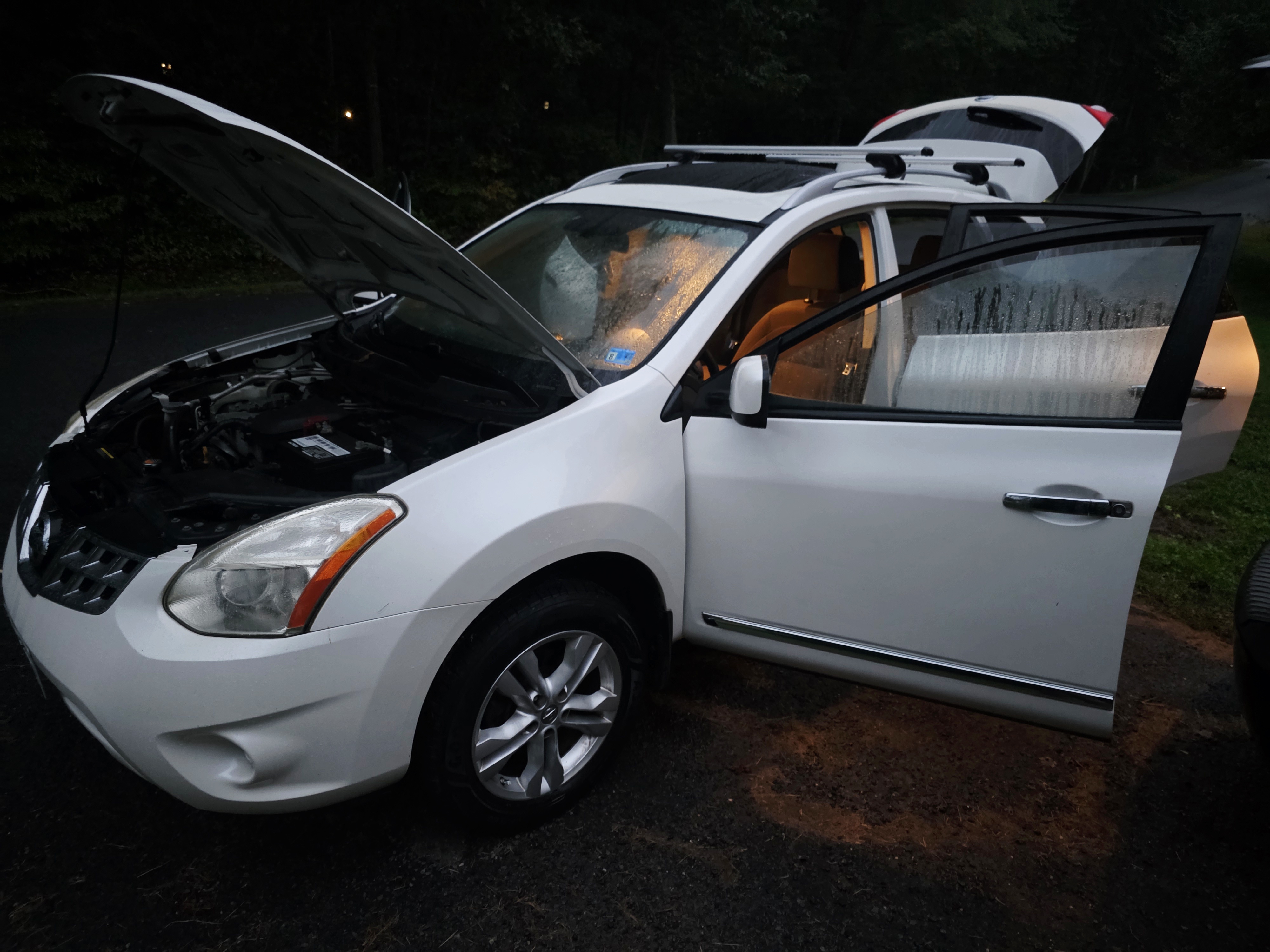 Used 2012 Nissan Rogue SV w/ Premium Pkg AWD/4WD image 29