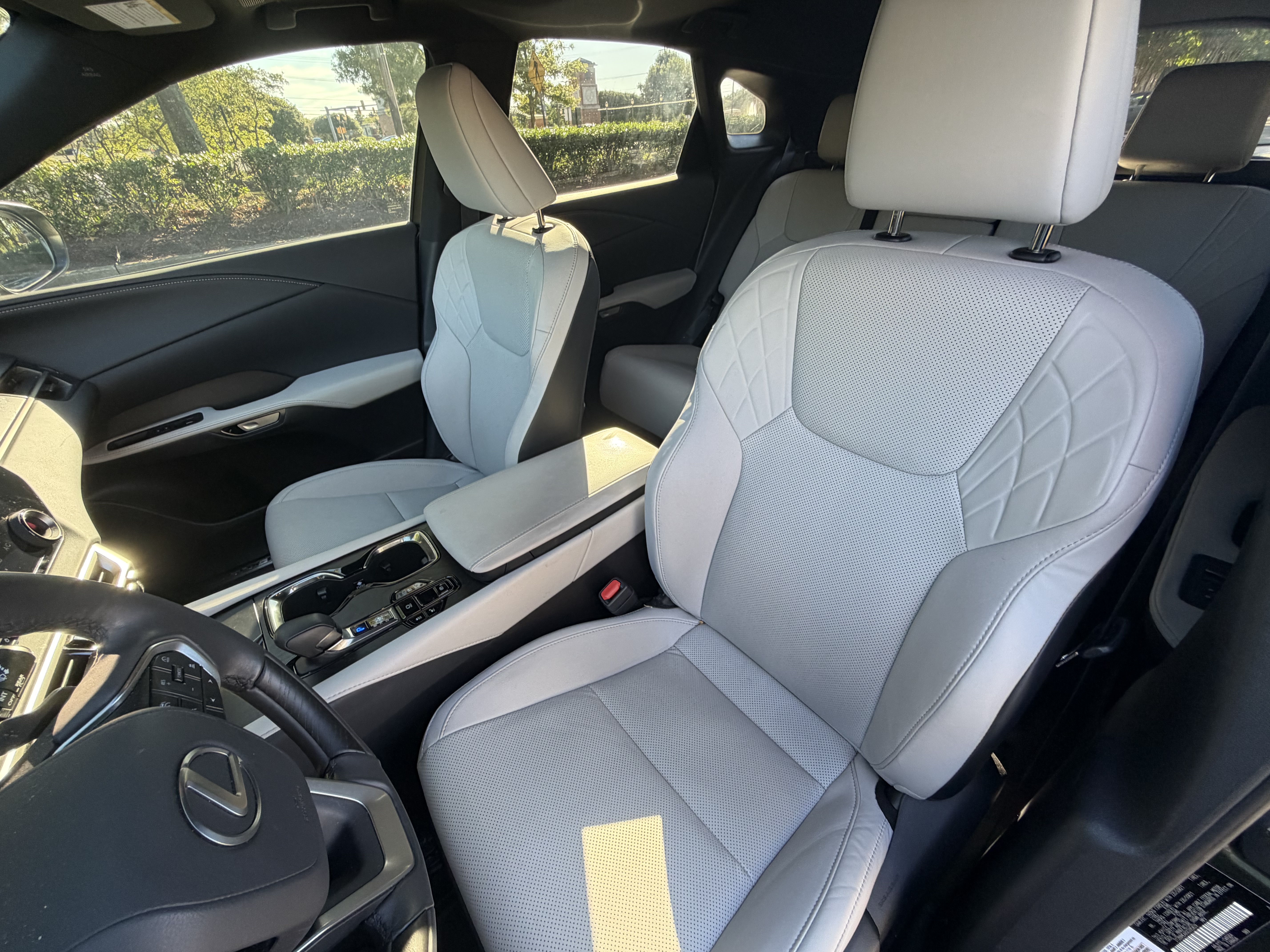 Used 2025 Lexus RX 350h w/ Accessory Package (K3) AWD/4WD image 19