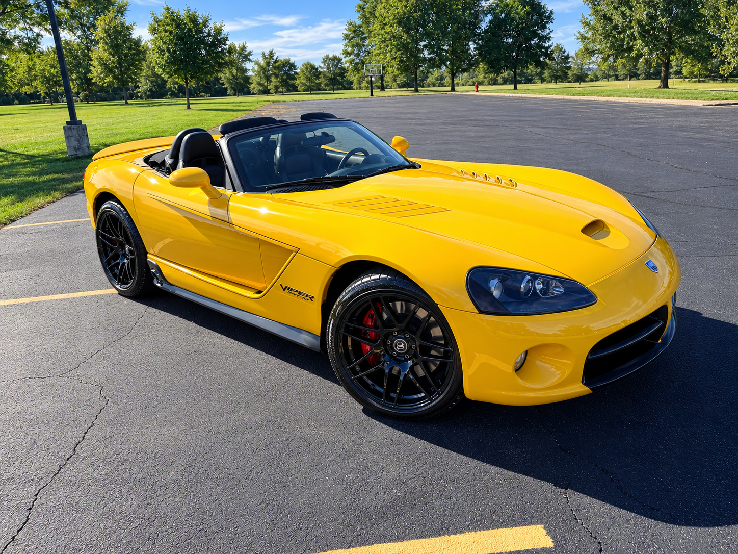 Used 2005 Dodge Viper SRT-10 RWD image 1