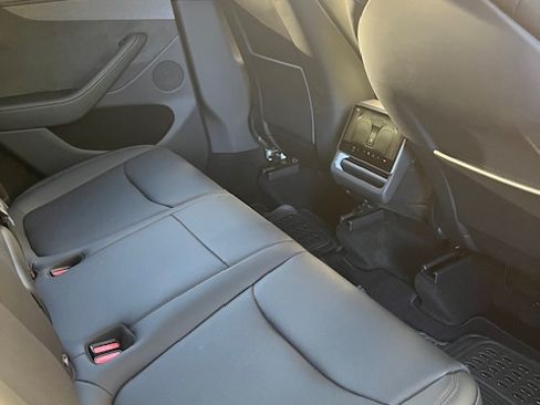 Used 2026 Tesla Model Y Long Range image 13