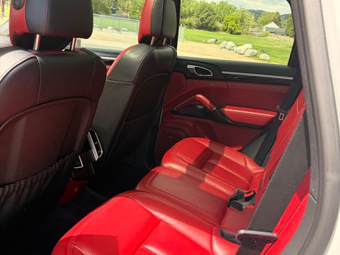 Used 2015 Porsche Cayenne S AWD/4WD image 19
