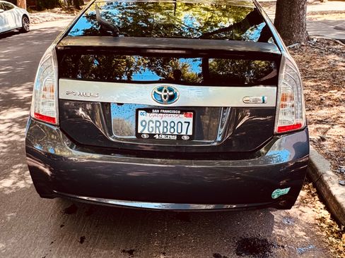 Used 2014 Toyota Prius Prime Plug-In Hybrid FWD image 2