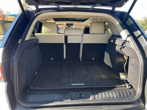 Used 2020 Land Rover Range Rover Sport HSE image 10