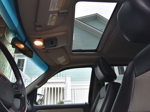 Used 2009 Ford Explorer Sport Trac Limited image 10