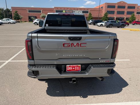 Used 2024 GMC Sierra 2500 AT4 w/ AT4 Premium Plus Package AWD/4WD image 6