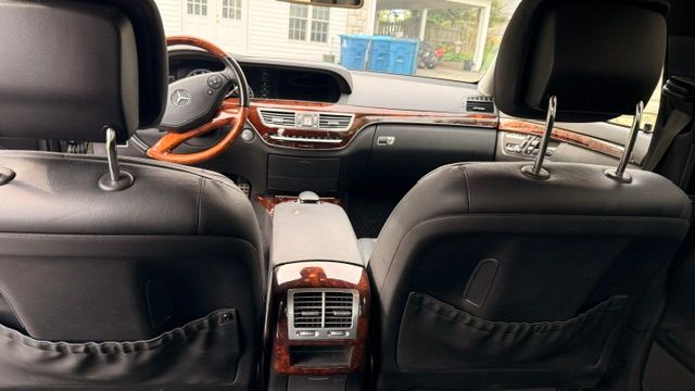 Used 2010 Mercedes-Benz S 550 4MATIC image 8
