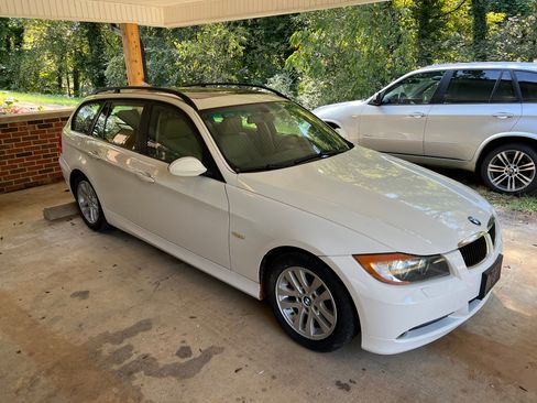 Used 2007 BMW 328xi Wagon image 4