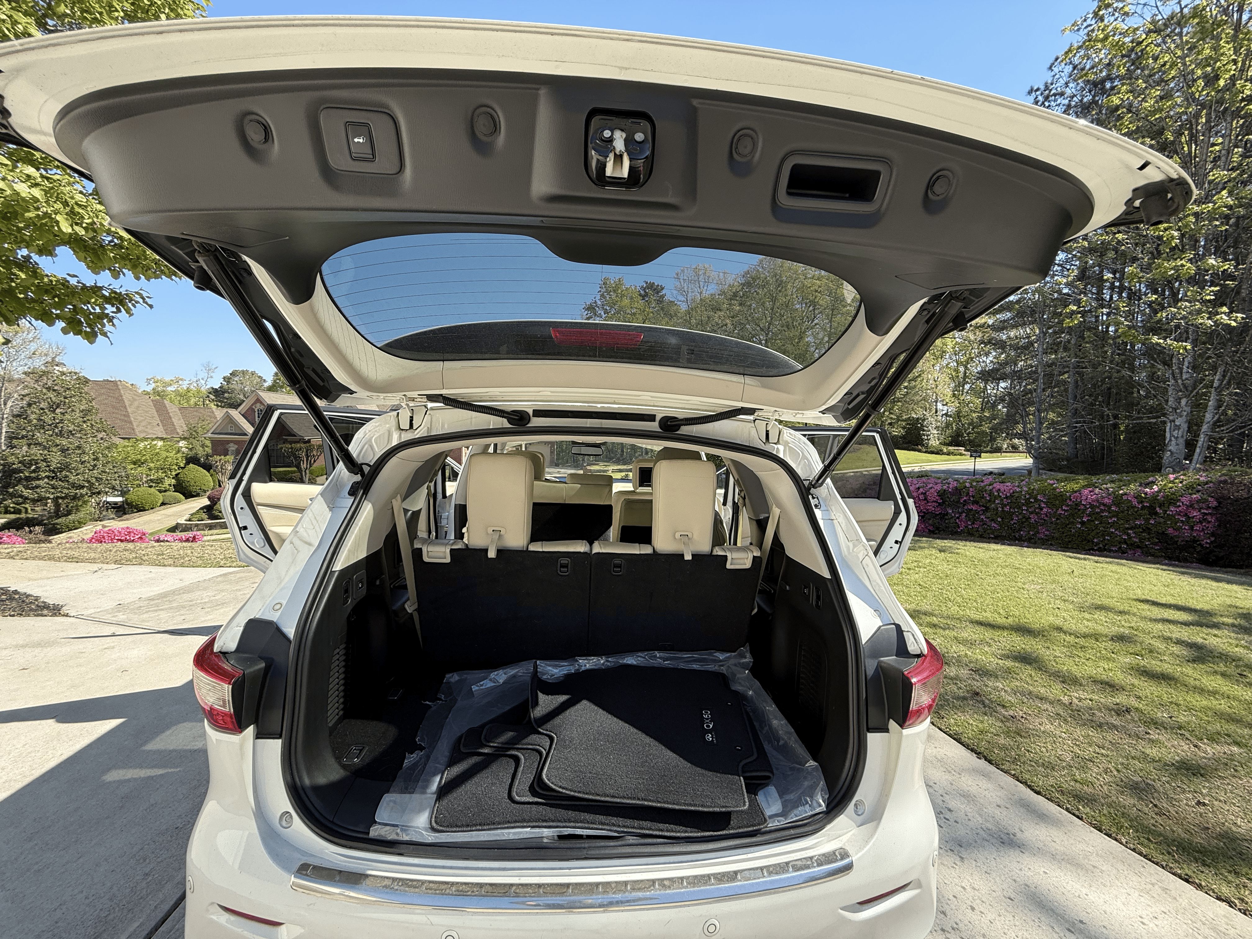 Used 2015 INFINITI QX60 FWD w/ Deluxe Touring Package image 12