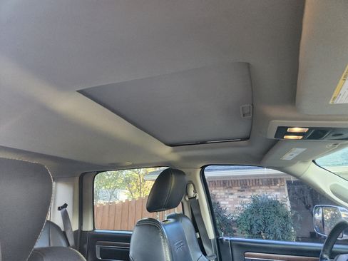 Used 2015 RAM 1500 Laramie w/ Convenience Group image 12