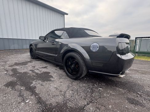 Used 2009 Ford Mustang GT Premium image 4