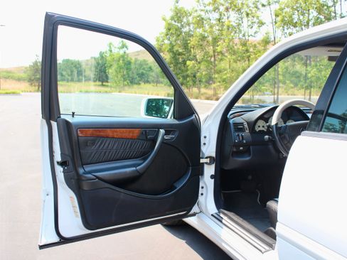 Used 1998 Mercedes-Benz C 43 AMG Sedan image 16