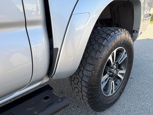 Used 2012 Toyota Tacoma 4x4 Double Cab image 10