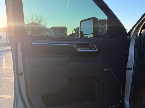 Used 2025 Chevrolet Silverado 3500 LTZ w/ LTZ Plus Package image 11