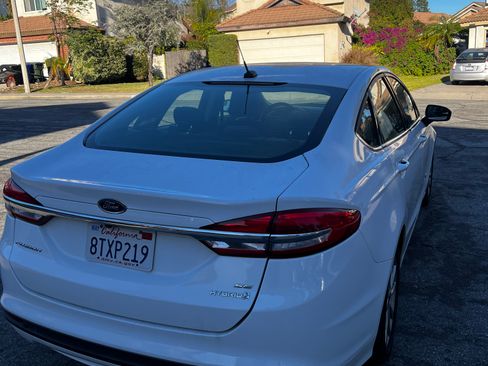 Used 2017 Ford Fusion SE image 9