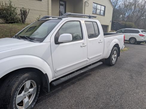 Used 2008 Nissan Frontier LE w/ Leather Pkg image 15