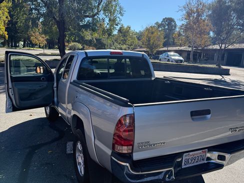 Used 2007 Toyota Tacoma PreRunner image 9
