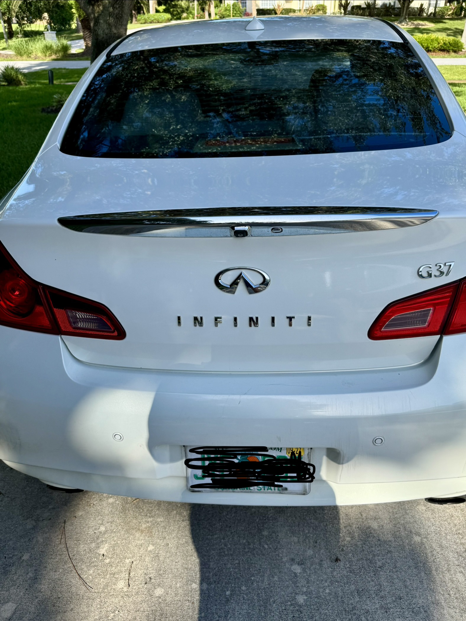 Used 2011 INFINITI G37 Journey w/ Premium Pkg RWD image 2