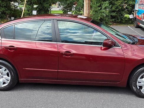 Used 2012 Nissan Altima 2.5 S FWD image 2