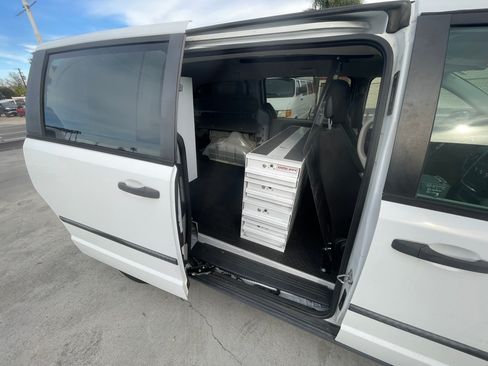 Used 2015 RAM C/V Tradesman image 13