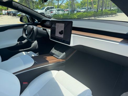 Used 2023 Tesla Model S Standard Range image 12