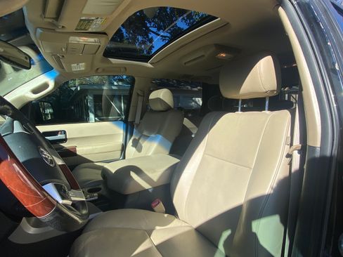 Used 2016 Toyota Sequoia Platinum image 6