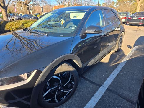 Used 2023 Hyundai Ioniq 5 SE image 1