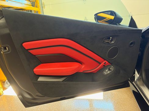 Used 2020 Aston Martin V8 Vantage Coupe image 26