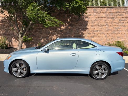 Used 2010 Lexus IS 250C RWD image 11