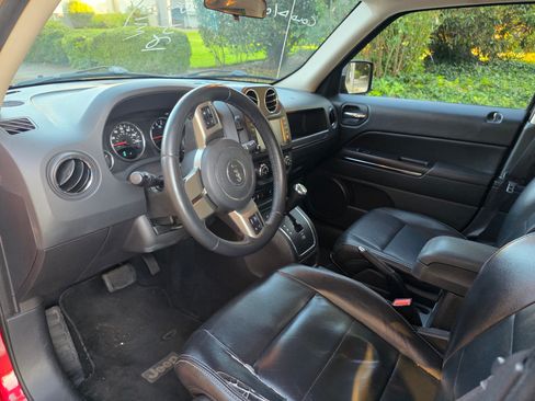Used 2012 Jeep Patriot Limited w/ Sun/Sound Group image 9