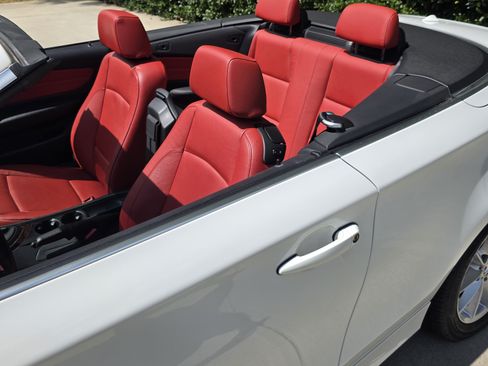 Used 2011 BMW 128i Convertible RWD image 9