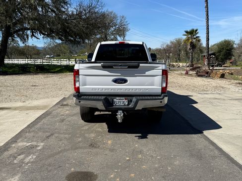 Used 2017 Ford F250 Lariat w/ Lariat Value Package image 5