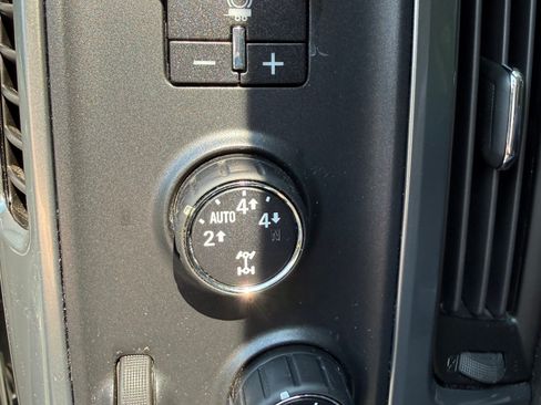 Used 2014 Chevrolet Silverado 1500 LTZ Z71 w/ LTZ Plus Package AWD/4WD image 21