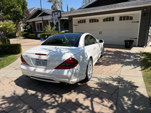 Used 2012 Mercedes-Benz SL 550 image 28