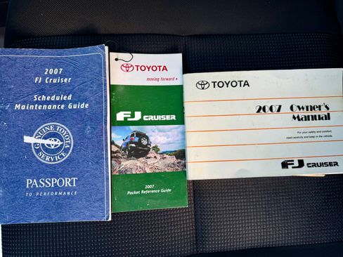 Used 2007 Toyota FJ Cruiser 4WD w/ Upgrade Pkg 2 image 32