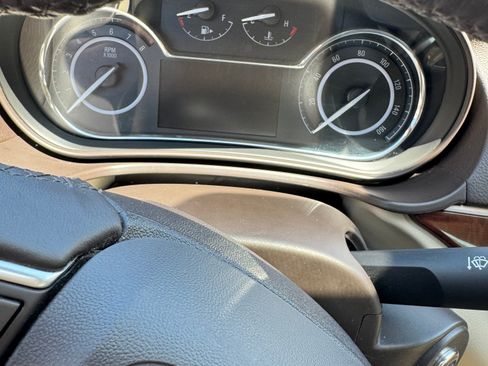 Used 2016 Buick Regal FWD image 12