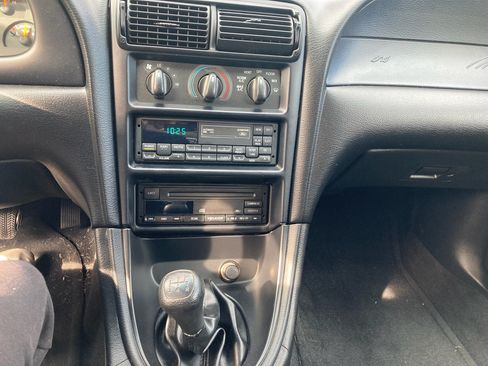 Used 1998 Ford Mustang GT RWD image 8
