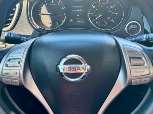 Used 2015 Nissan Rogue SV w/ SV Premium Package image 10