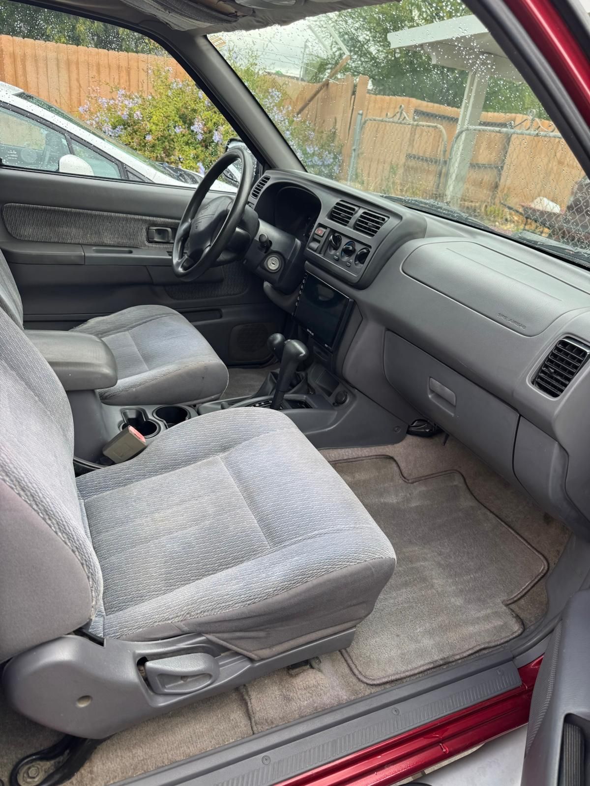 Used 2000 Nissan Frontier XE AWD/4WD image 6