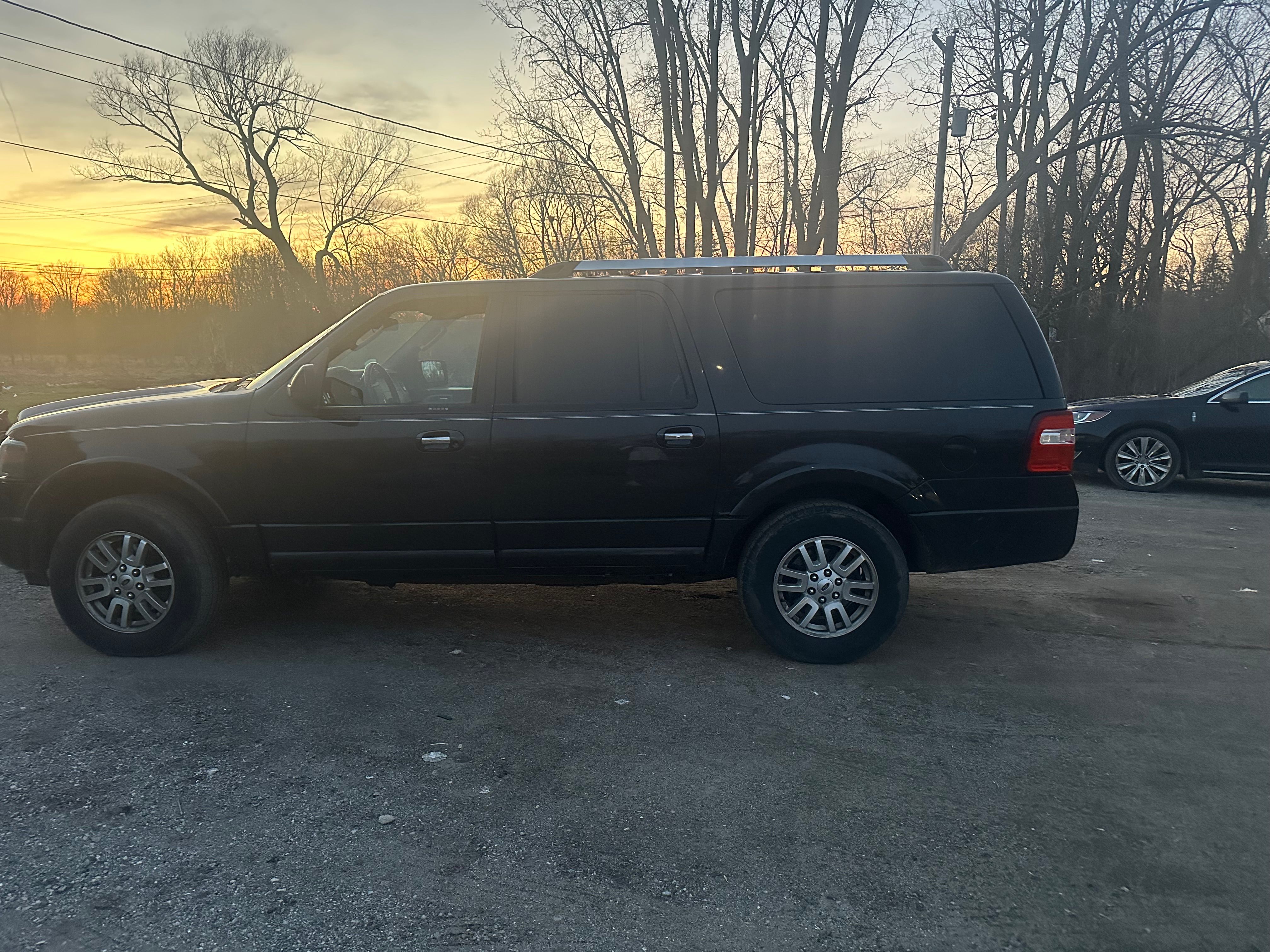 Used 2013 Ford Expedition EL Limited AWD/4WD image 4