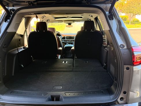 Used 2018 Buick Enclave Avenir w/ Avenir Technology Package FWD image 8