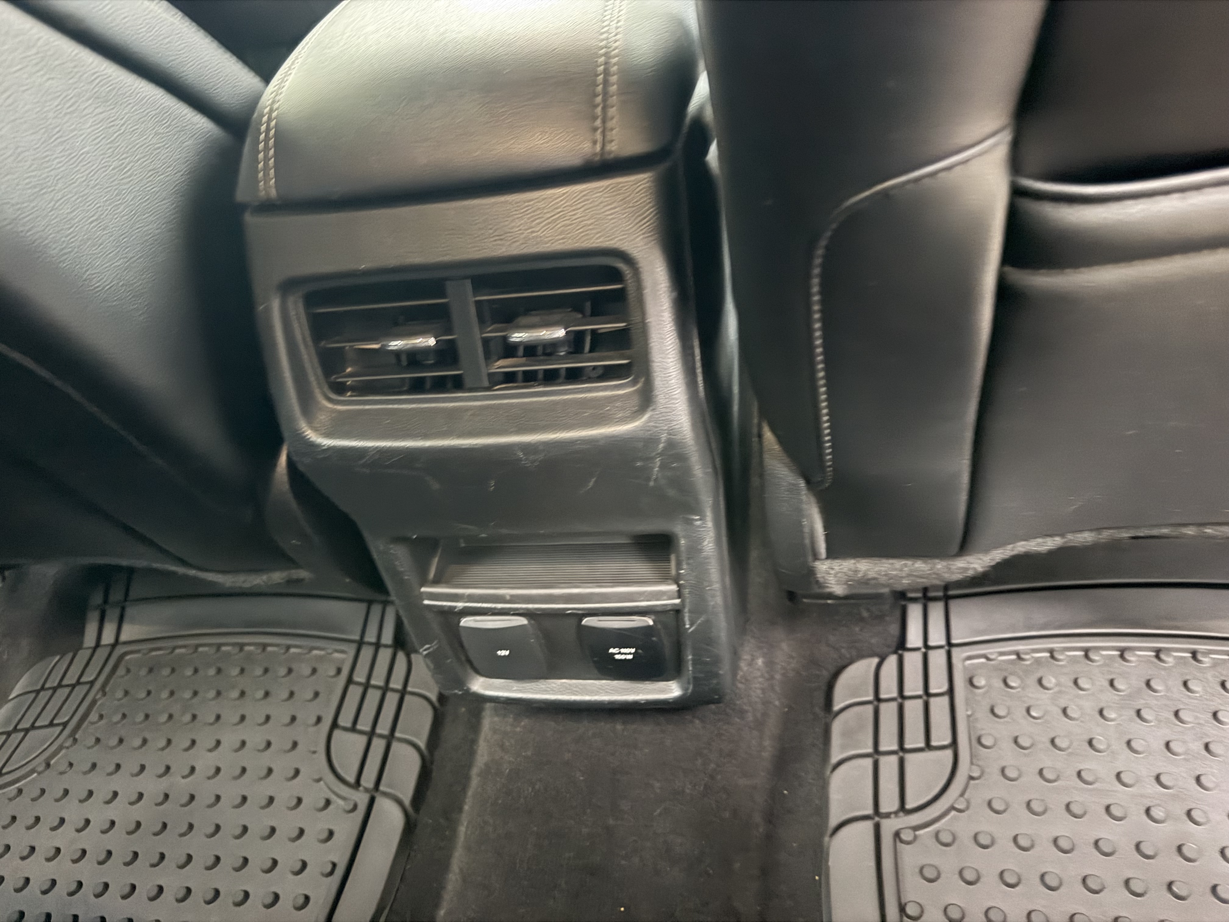 Used 2019 Ford Edge Titanium FWD image 5