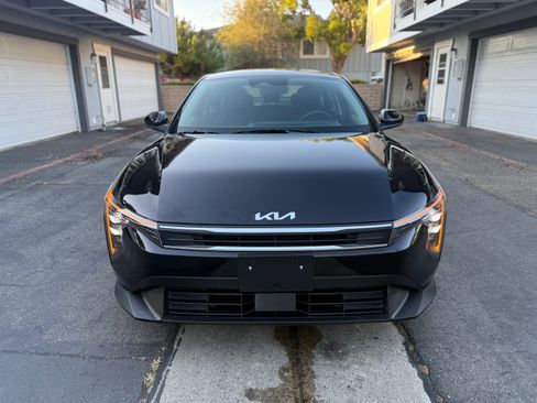 Used 2025 Kia K4 image 2