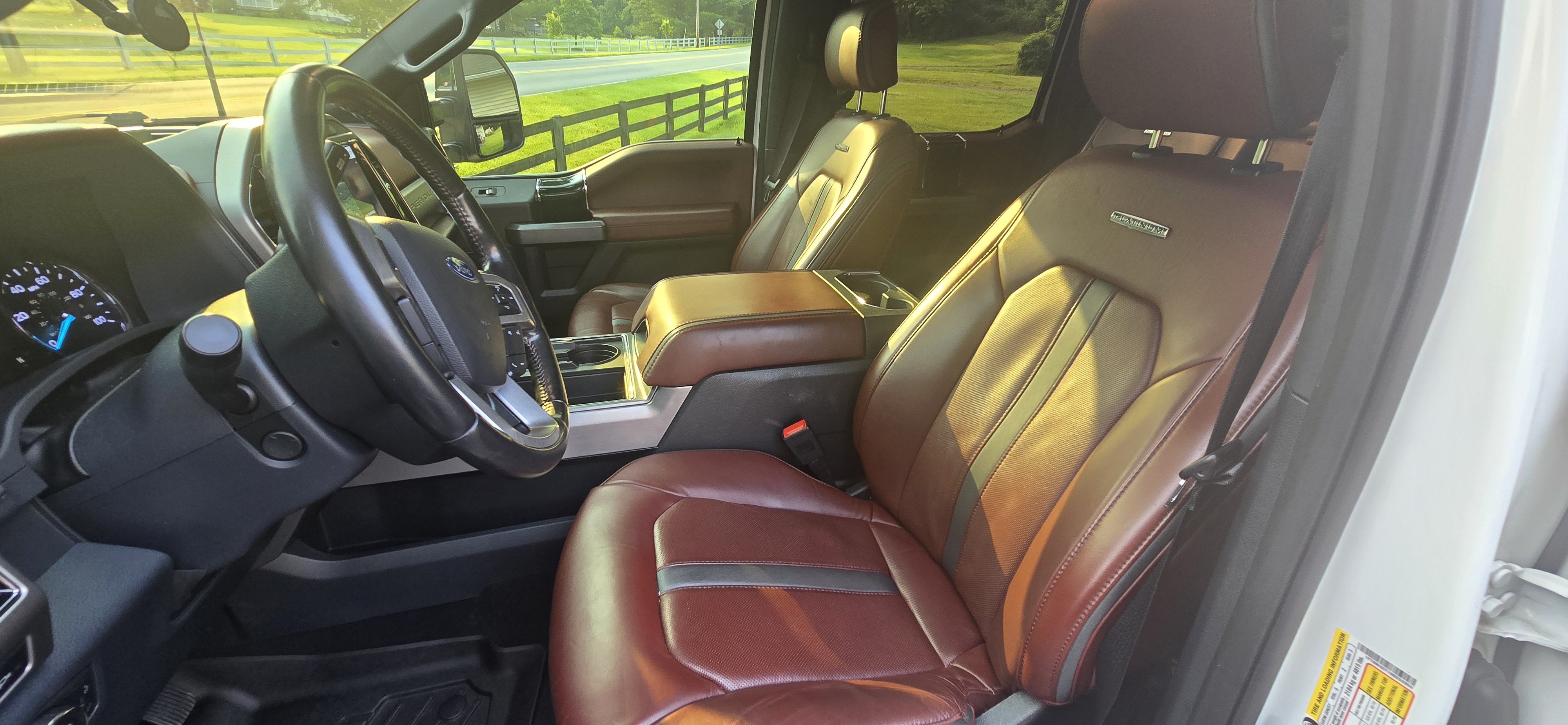 Used 2022 Ford F450 Platinum w/ FX4 Off-Road Package AWD/4WD image 6