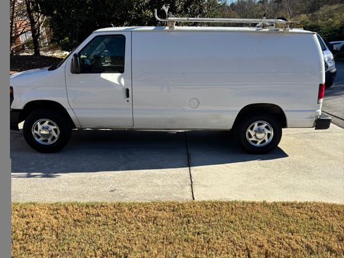 Used 2008 Ford E-250 and Econoline 250 image 2