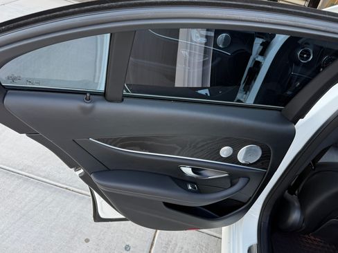 Used 2017 Mercedes-Benz E 300 image 9