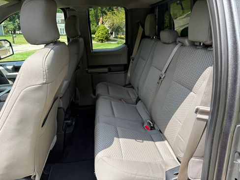 Used 2015 Ford F150 XLT w/ Equipment Group 302A Luxury AWD/4WD image 13