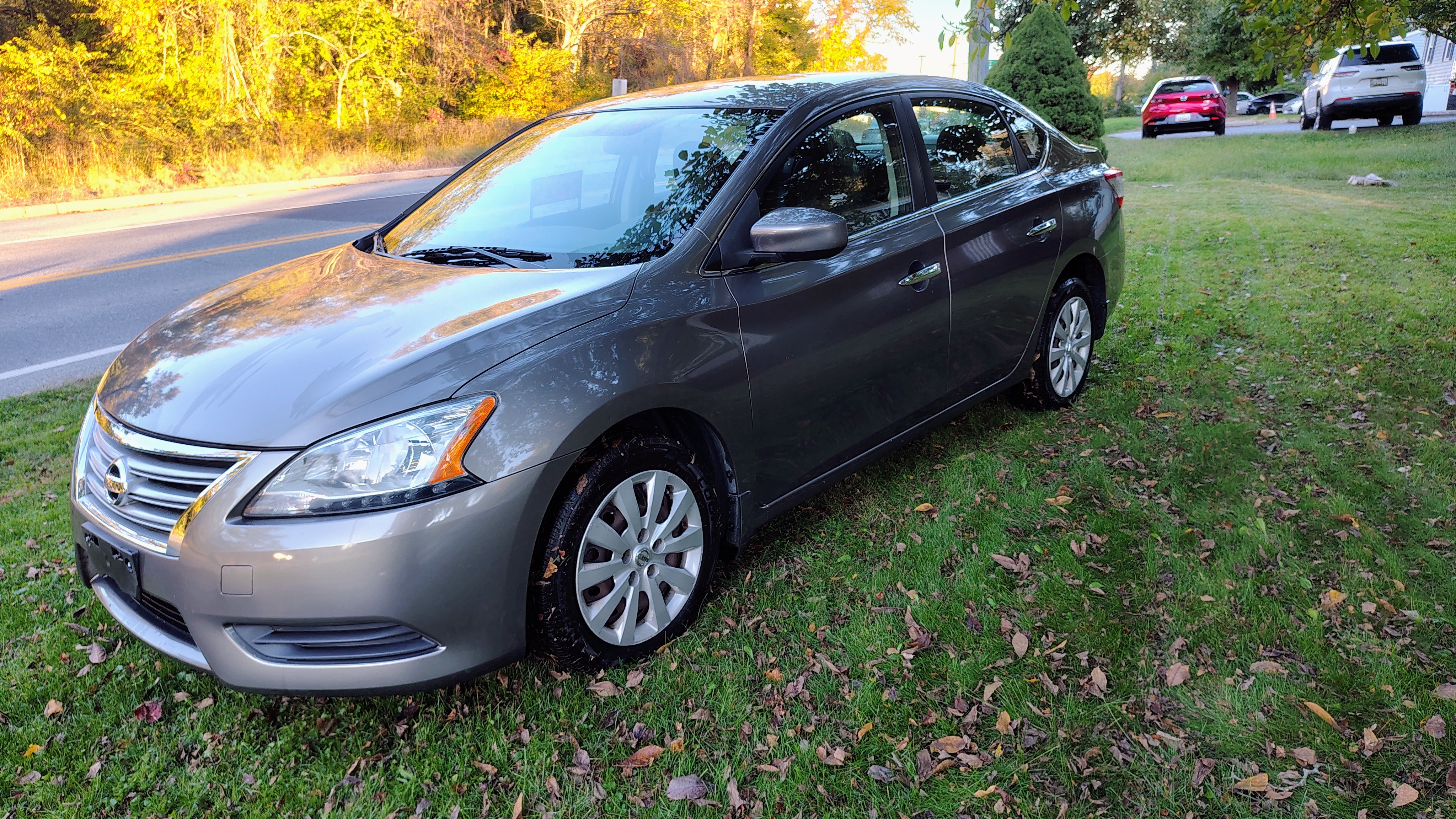 Used 2015 Nissan Sentra SV w/ Navigation Package FWD image 4